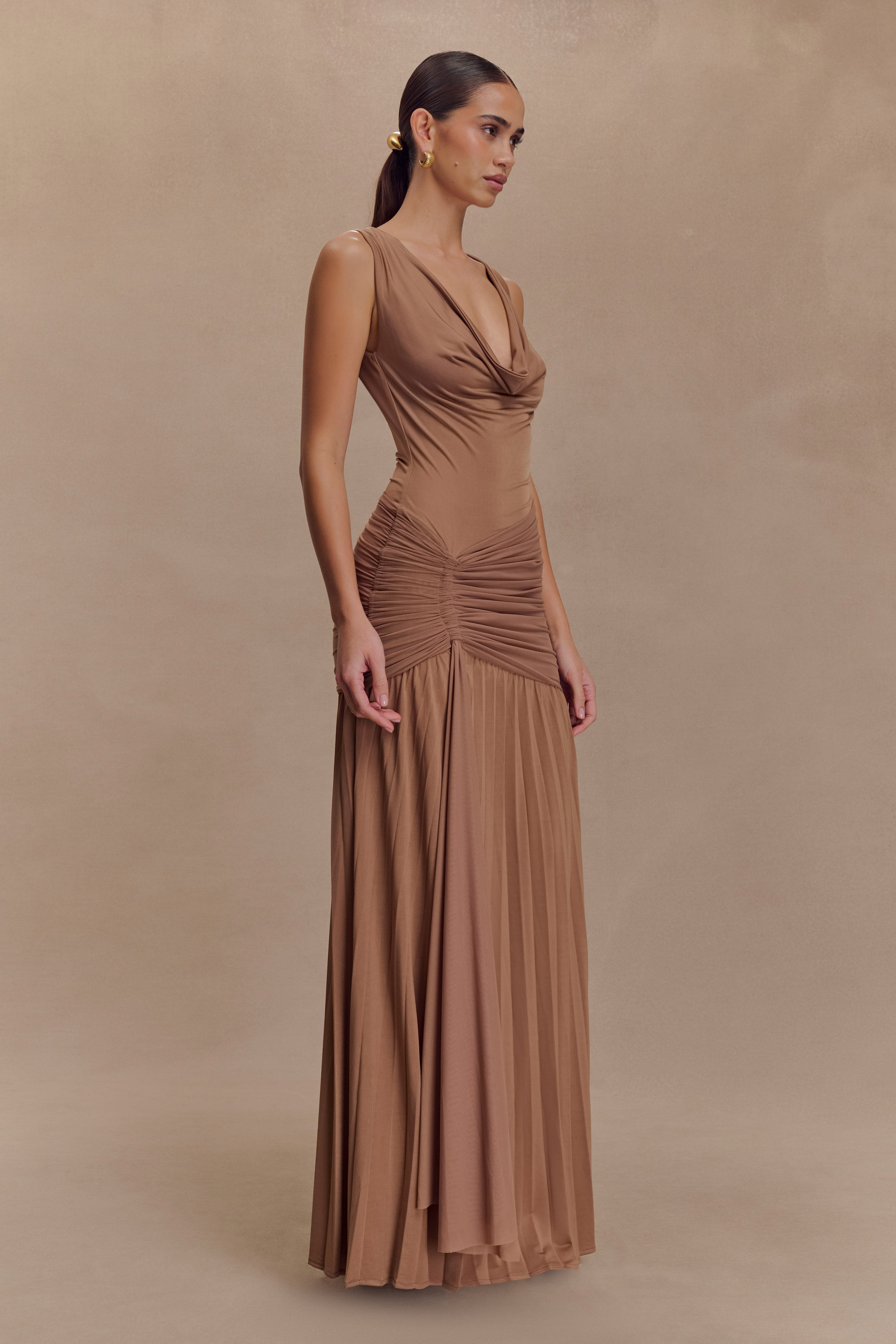Dania - Robe longue moulante avec encolure drapée