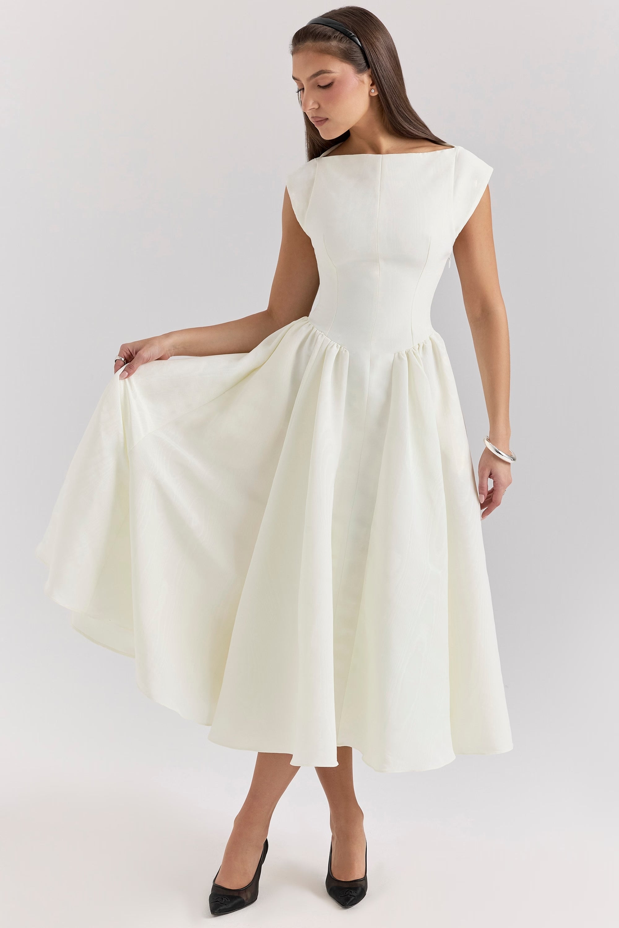 Stella - Robe midi structurée évasée