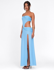 Kynlee - Robe bleu ciel à découpes